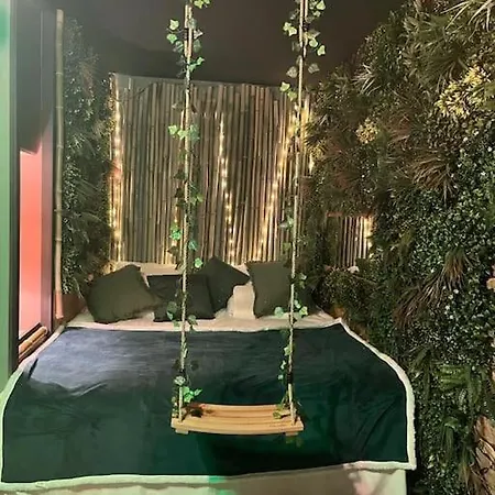 Jungle Jacuzzi Prive *