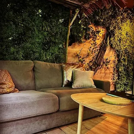 Apartment Jungle Jacuzzi Prive *
